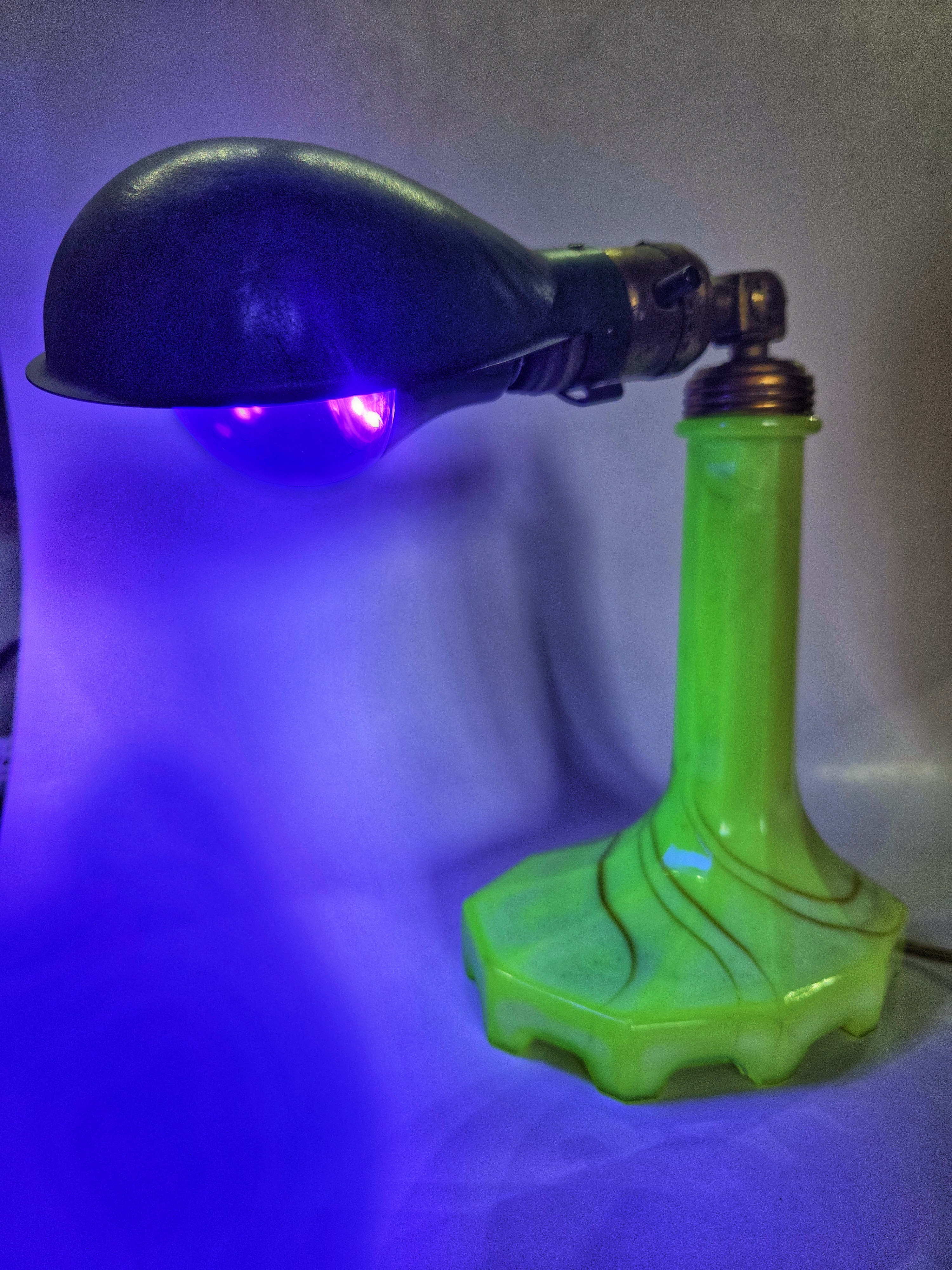 Houzex Lamp Glowing Under UV Light