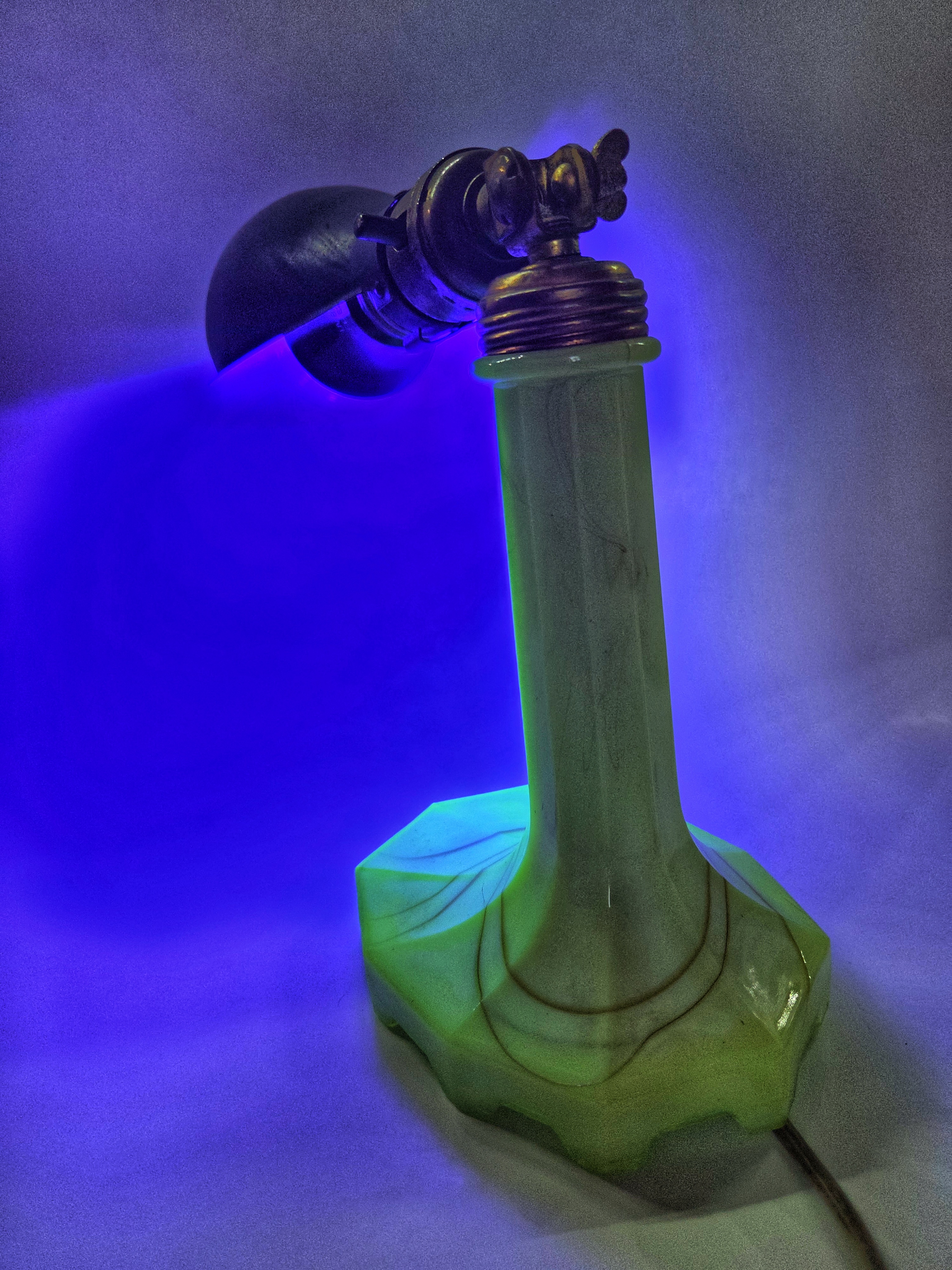 Houzex Lamp UV Glow Detail